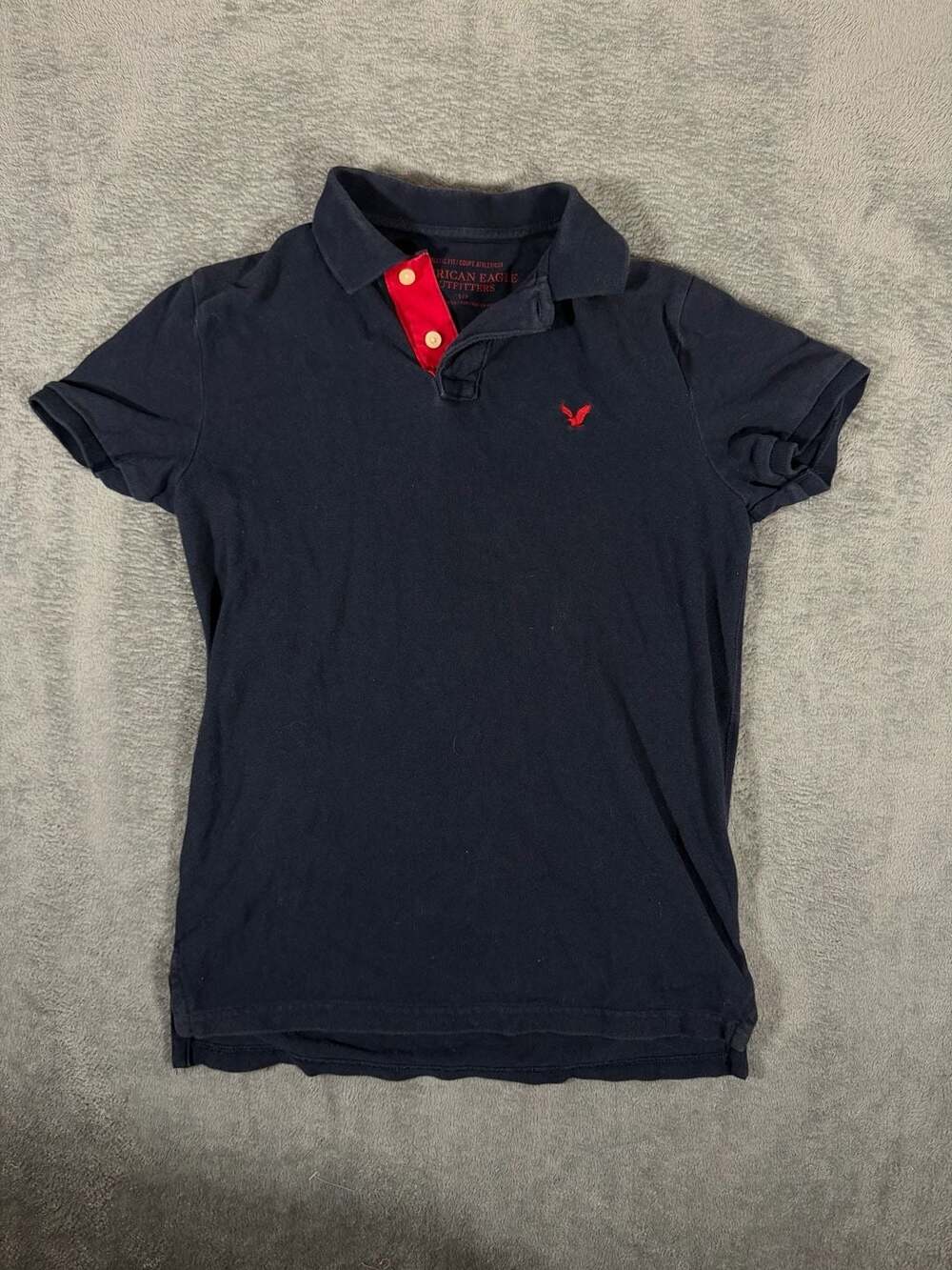 American Eagle Polo Size S Athletic Fit Black Red